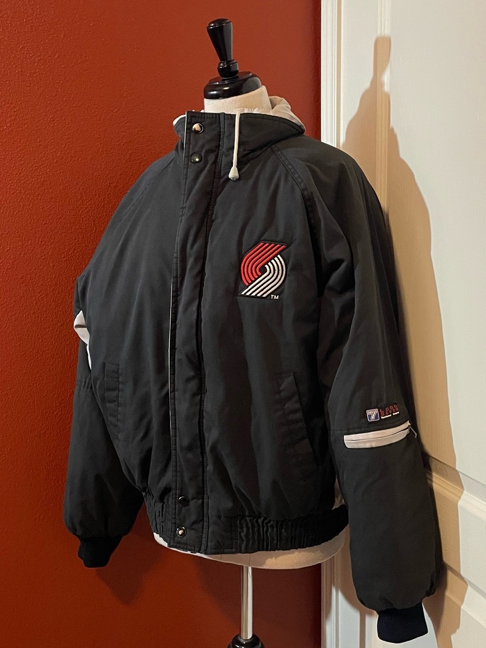 Logo 7 Men’s Vintage Logo Seven NBA  Portland Blazers Basketball Full Zip Jacket